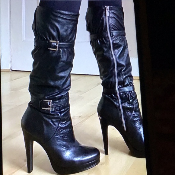 Michael Kors Black Veronica Platform Boots - Picture 2 of 16